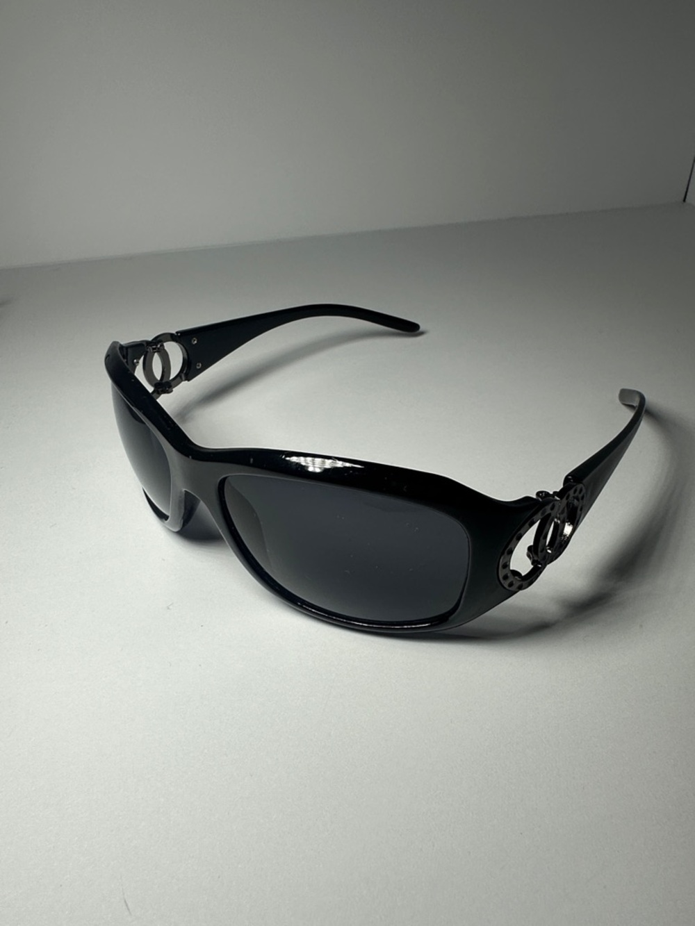 Source Unknown Black Sunglasses with Decorative Silver Accents